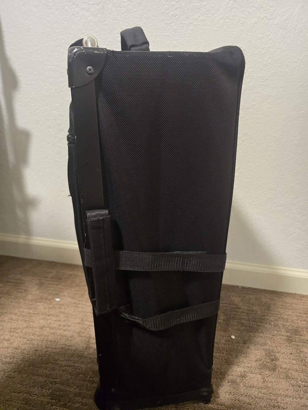 Luggage Works Stealth Series 22in Suitcase  With Metal Frame Rolling Bag - Picture 6 of 7